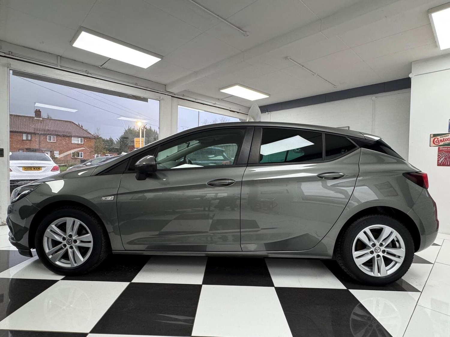 Used Vauxhall Astra 2018 for sale - 77303586: Photo 6