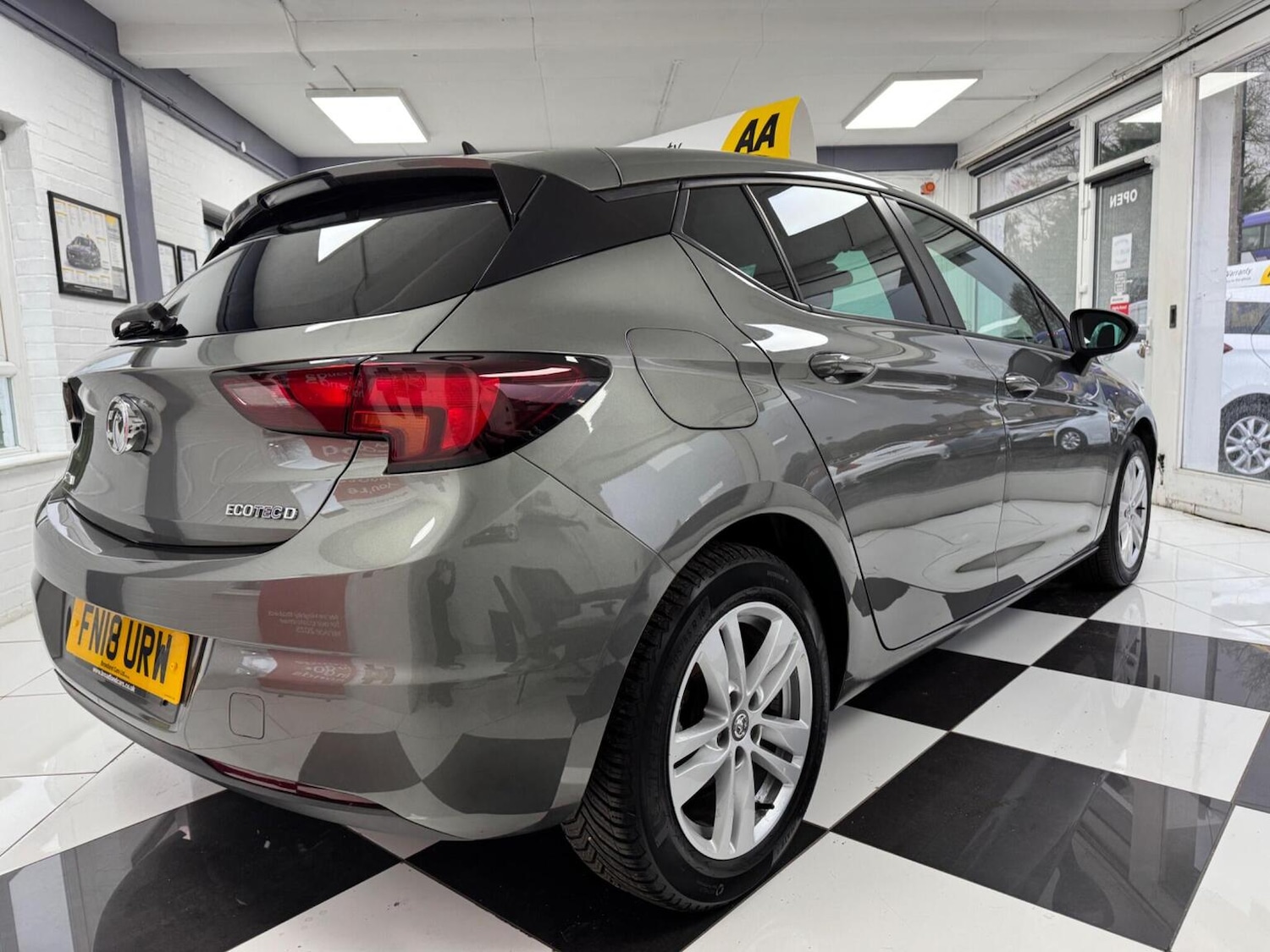 Used Vauxhall Astra 2018 for sale - 77303586: Photo 9