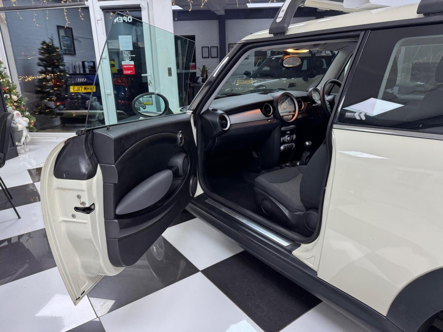 Used MINI Hatch 2010 for sale - 77056624: Photo 21