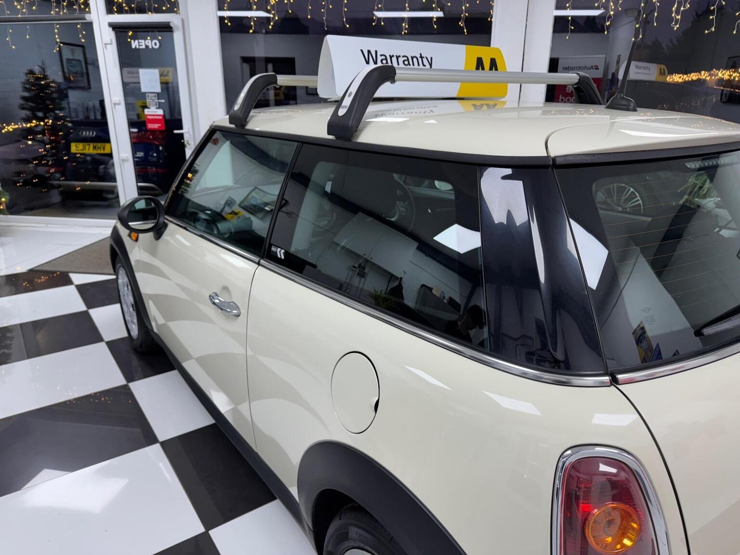 Used MINI Hatch 2010 for sale - 77056624: Photo 5
