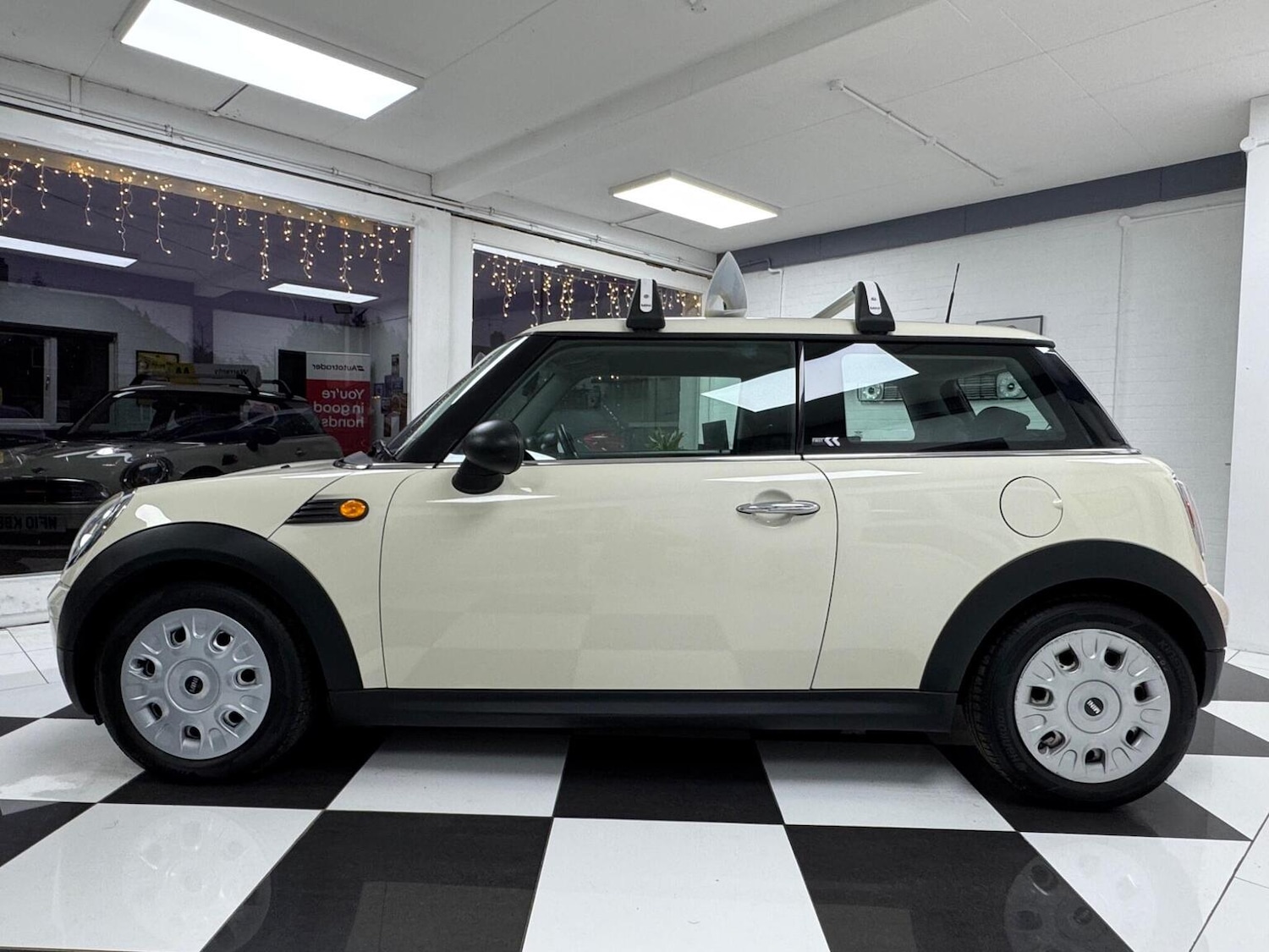 Used MINI Hatch 2010 for sale - 77056624: Photo 6