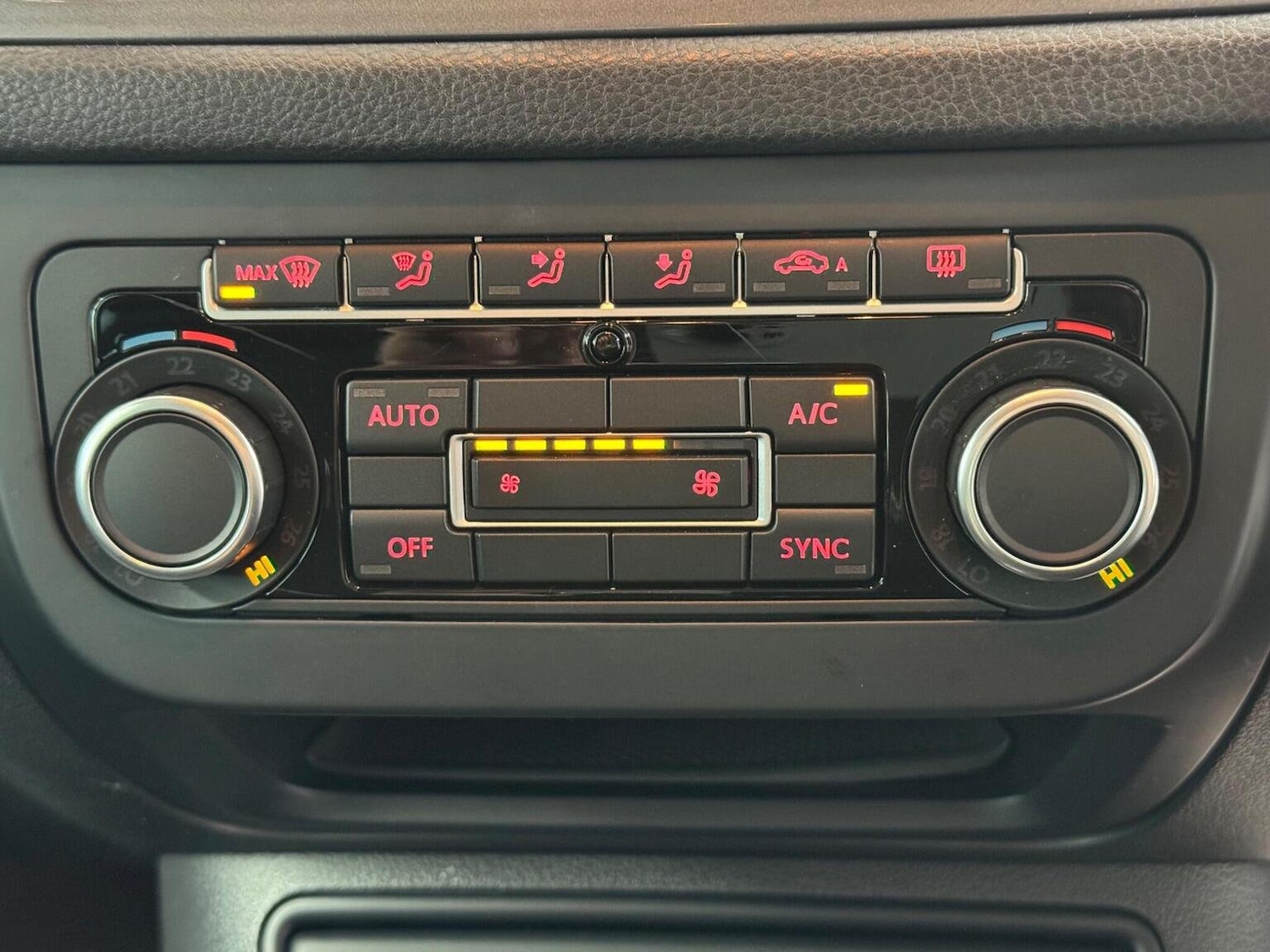 Used Volkswagen Tiguan 2015 for sale - 76430889: Photo 17