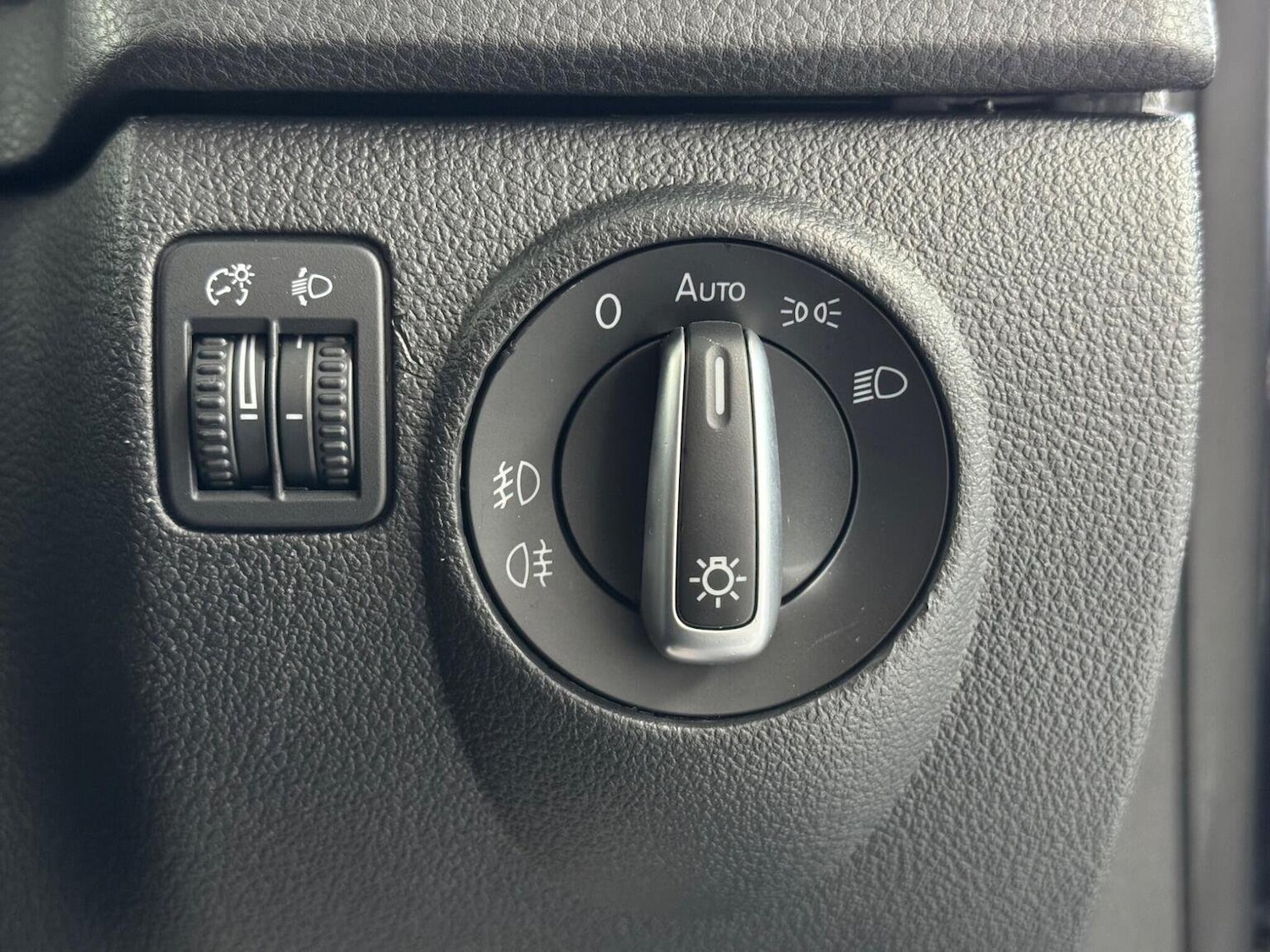 Used Volkswagen Tiguan 2015 for sale - 76430889: Photo 22