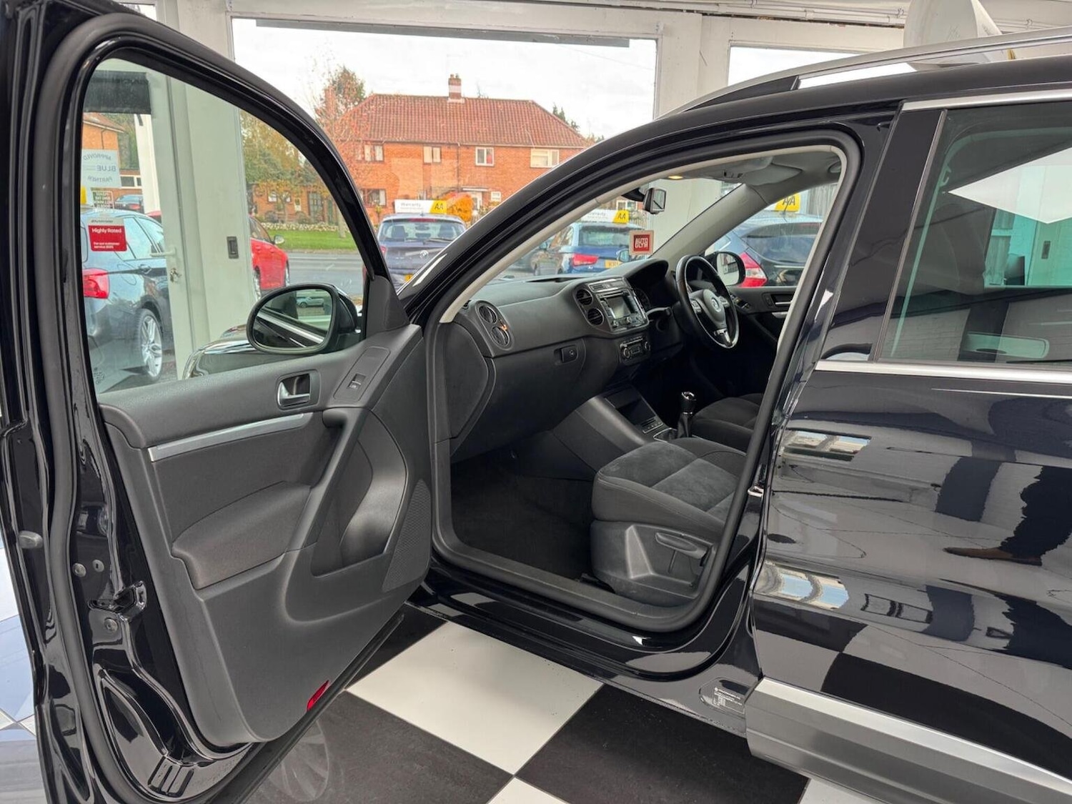 Used Volkswagen Tiguan 2015 for sale - 76430889: Photo 27