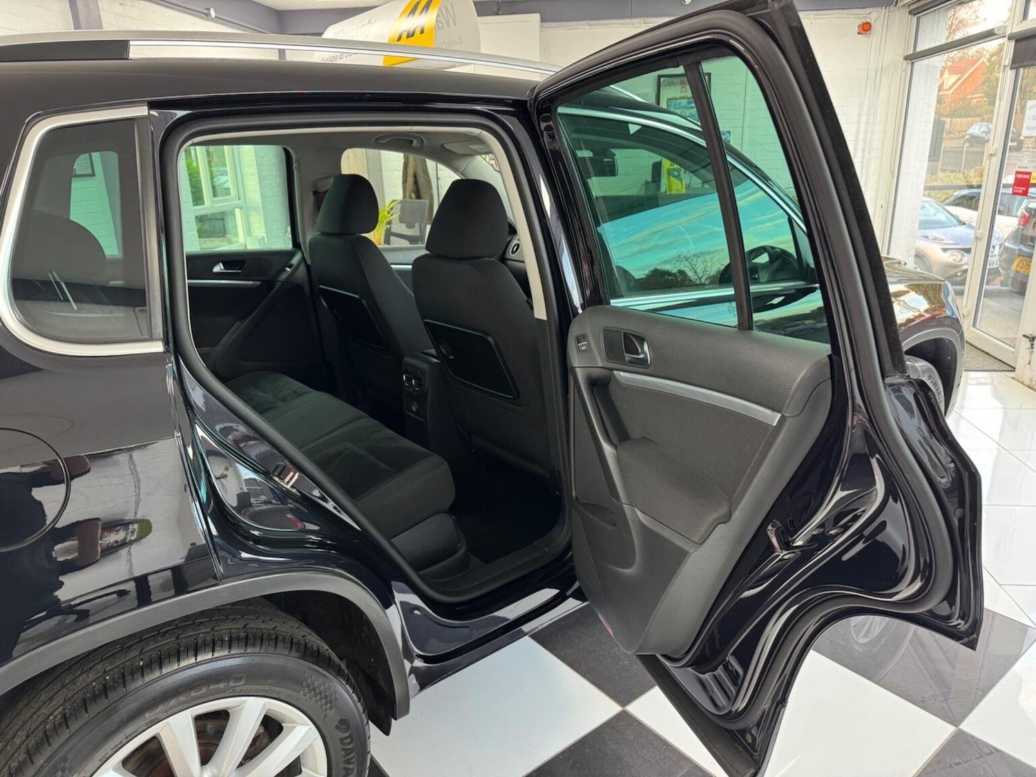 Used Volkswagen Tiguan 2015 for sale - 76430889: Photo 45