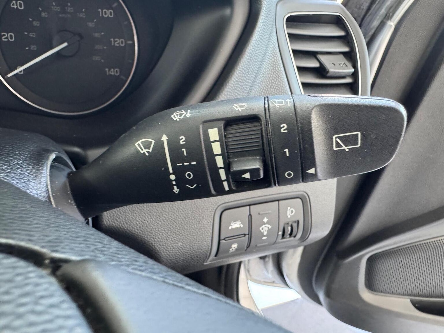 Used Hyundai i20 2017 for sale - 77954076: Photo 20