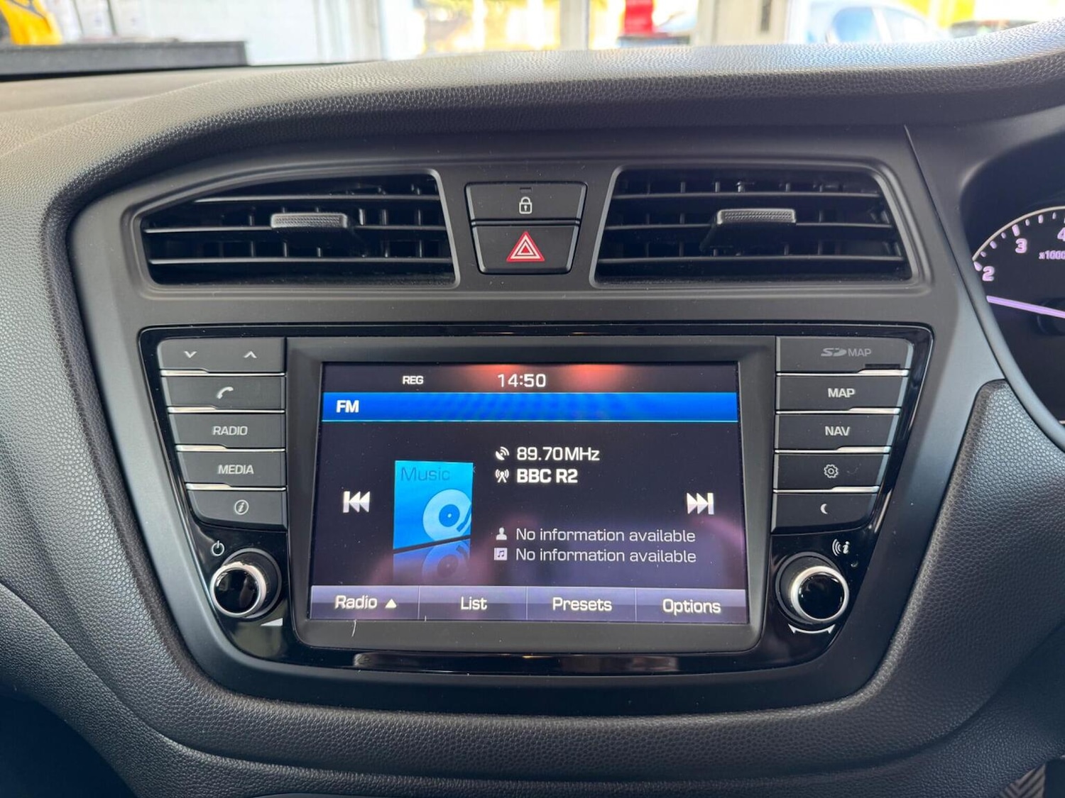 Used Hyundai i20 2017 for sale - 77954076: Photo 32