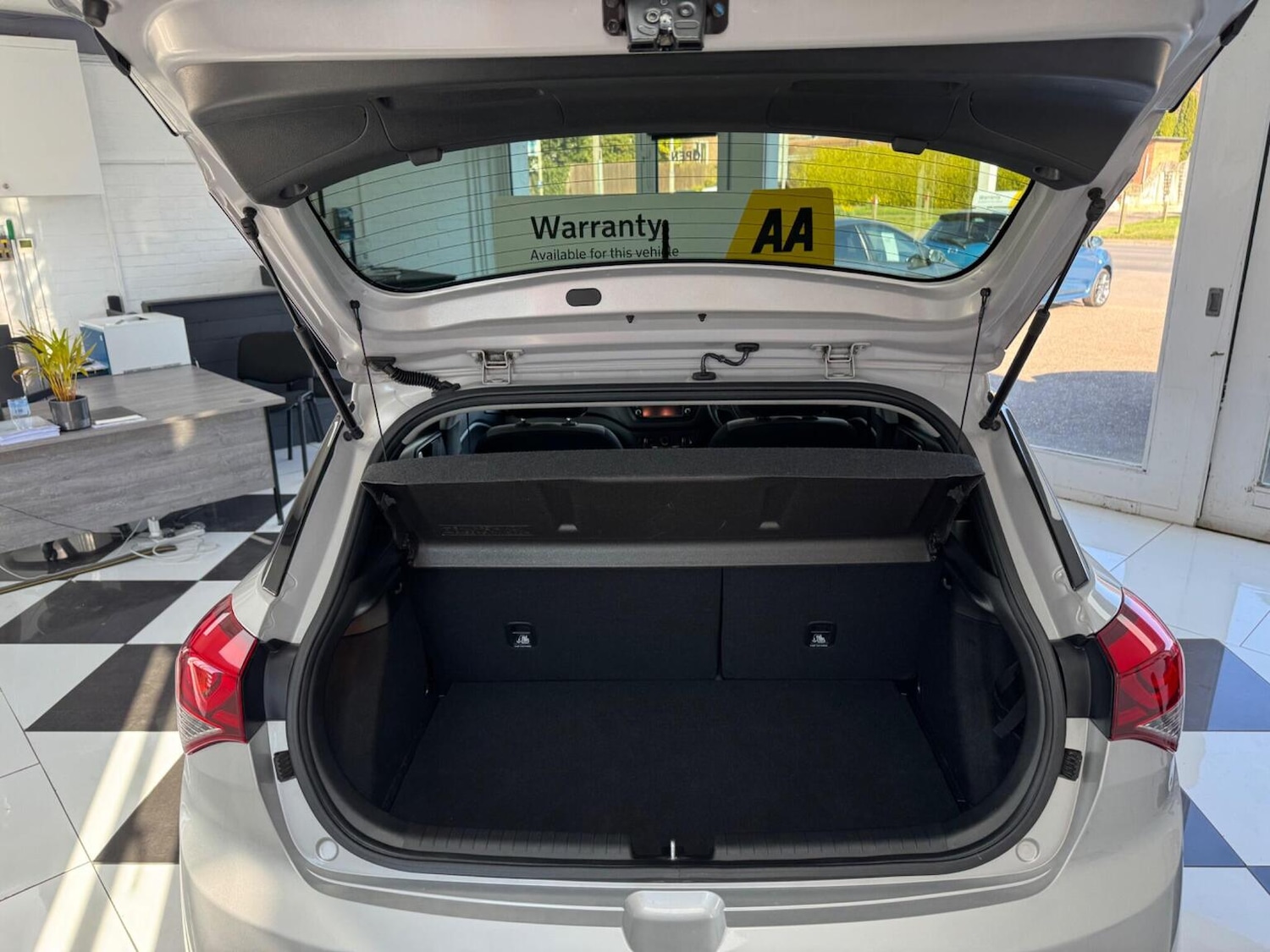 Used Hyundai i20 2017 for sale - 77954076: Photo 38