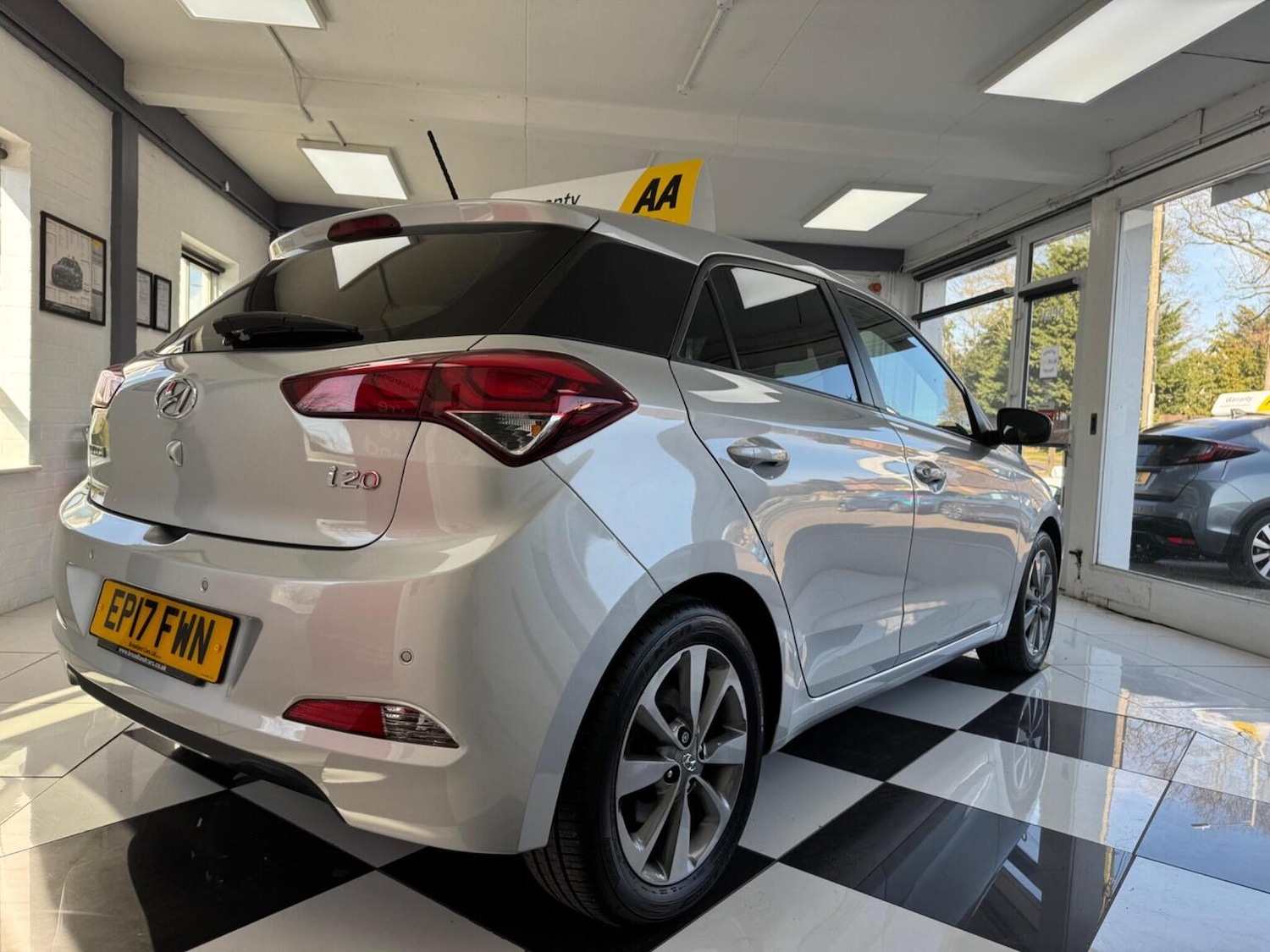 Used Hyundai i20 2017 for sale - 77954076: Photo 9