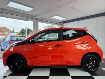 Used Toyota AYGO 2015 for sale - 79551978: Photo