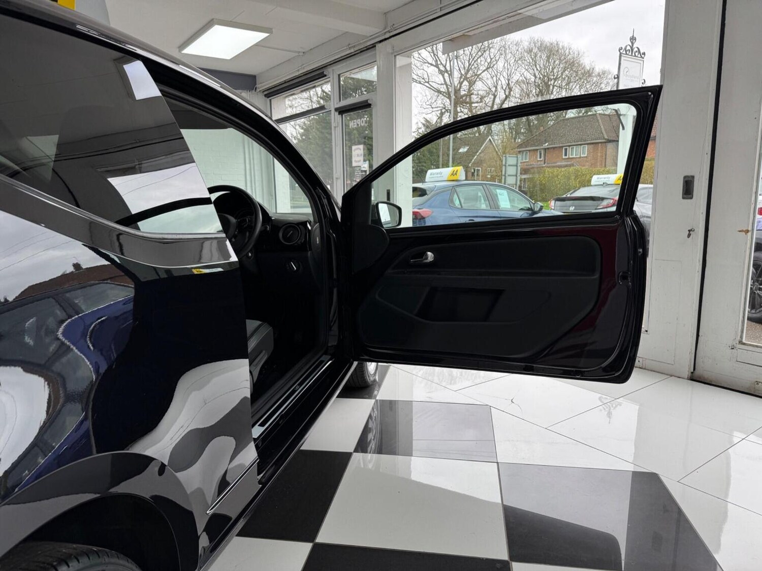 Used Volkswagen up! 2012 for sale - 77681734: Photo 18