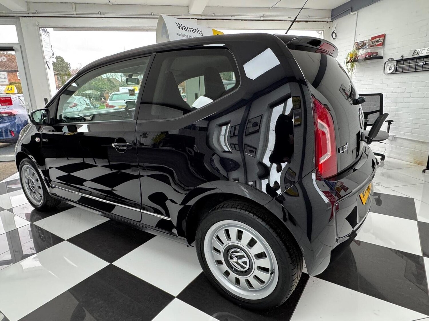 Used Volkswagen up! 2012 for sale - 77681734: Photo 25