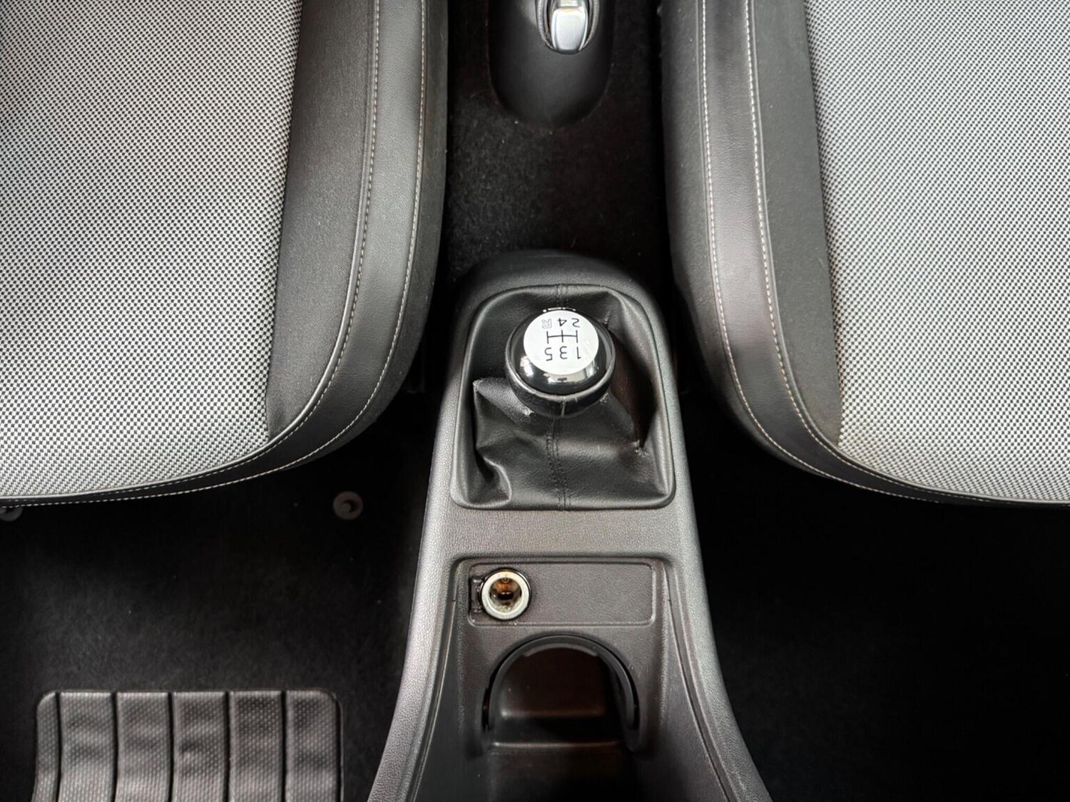 Used Volkswagen up! 2012 for sale - 77681734: Photo 31