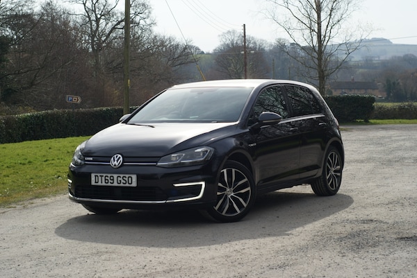 Used Volkswagen Golf 2020 for sale - 74435447: Photo 1