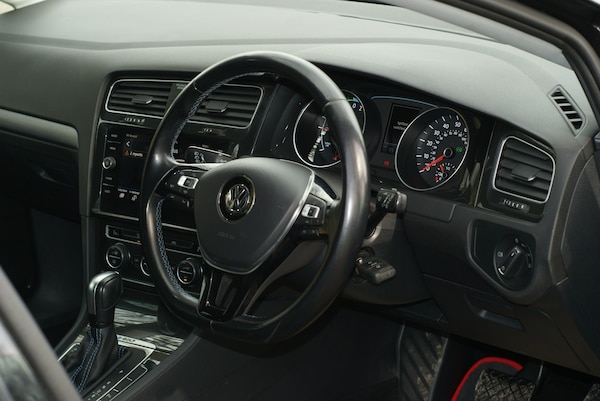 Used Volkswagen Golf 2020 for sale - 74435447: Photo 7
