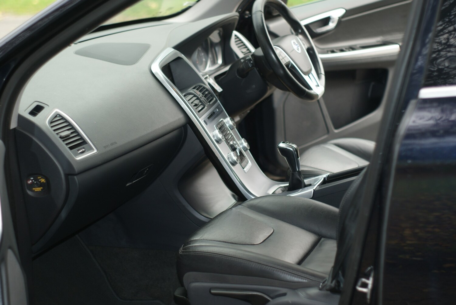 Used Volvo XC60 2017 for sale - 77350399: Photo 7