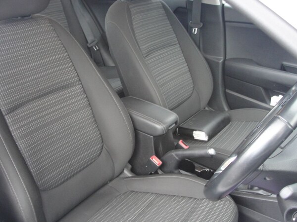 Used Kia Stonic 2018 for sale - 61524492: Photo 9