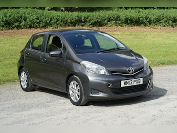 Used Toyota Yaris 2013 for sale - 76077529: Photo