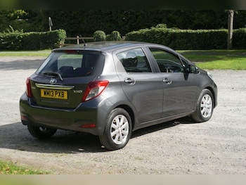 Used Toyota Yaris 2013 for sale - 76077529: Photo