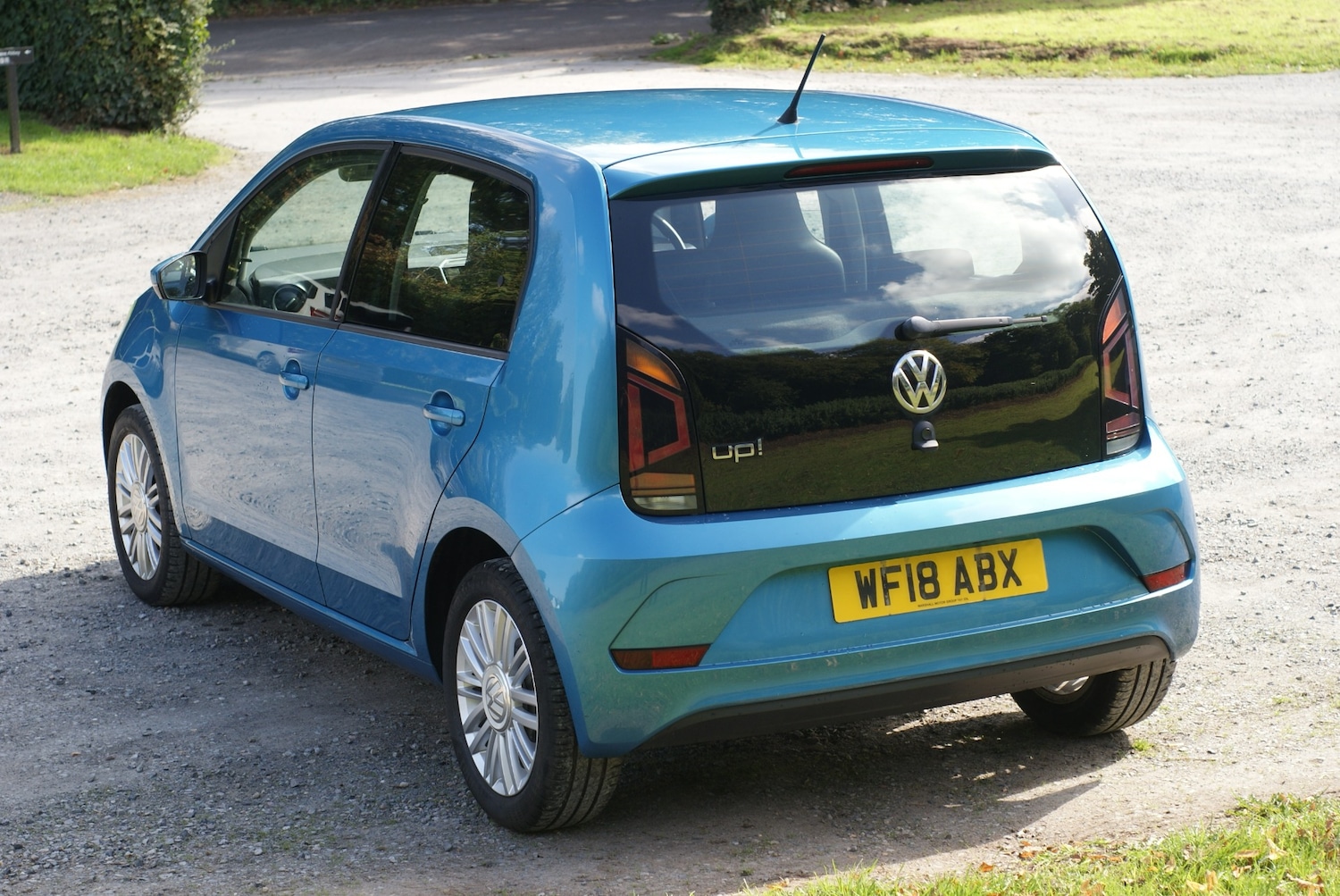 Used Volkswagen up! 2018 for sale - 76077509: Photo 2