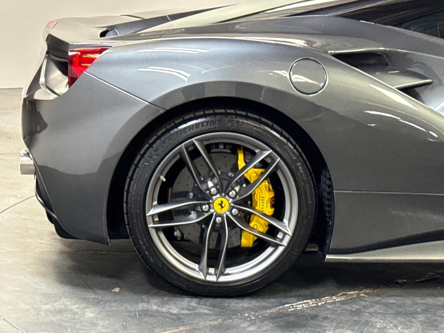 Used Ferrari 488 2016 for sale - 76330004: Photo 24