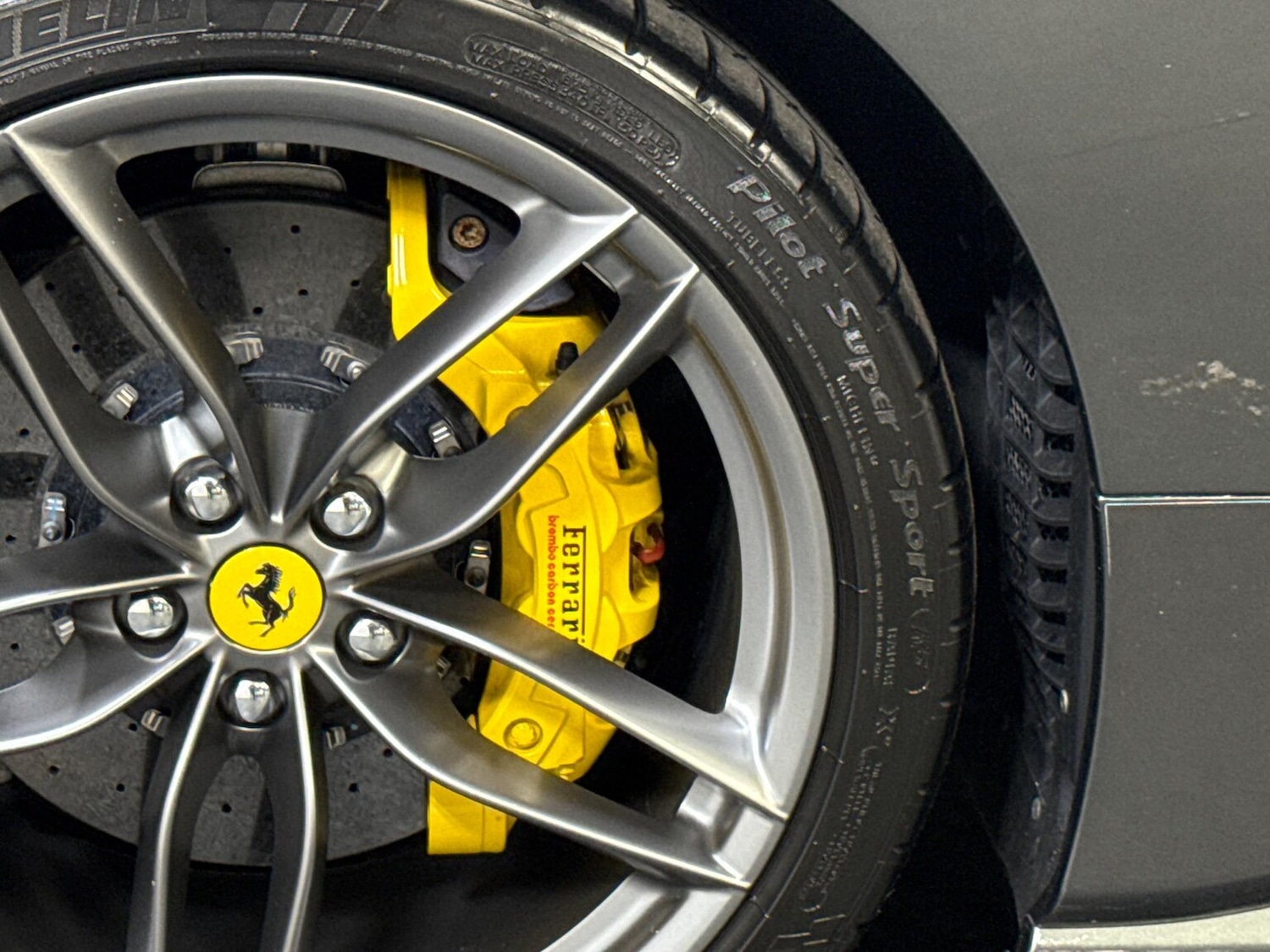 Used Ferrari 488 2016 for sale - 76330004: Photo 26