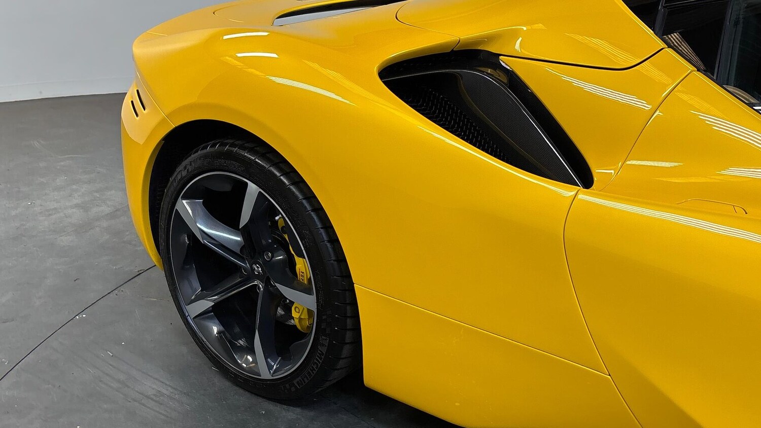 Used Ferrari SF90 Spider 2023 for sale - 76076410: Photo 18