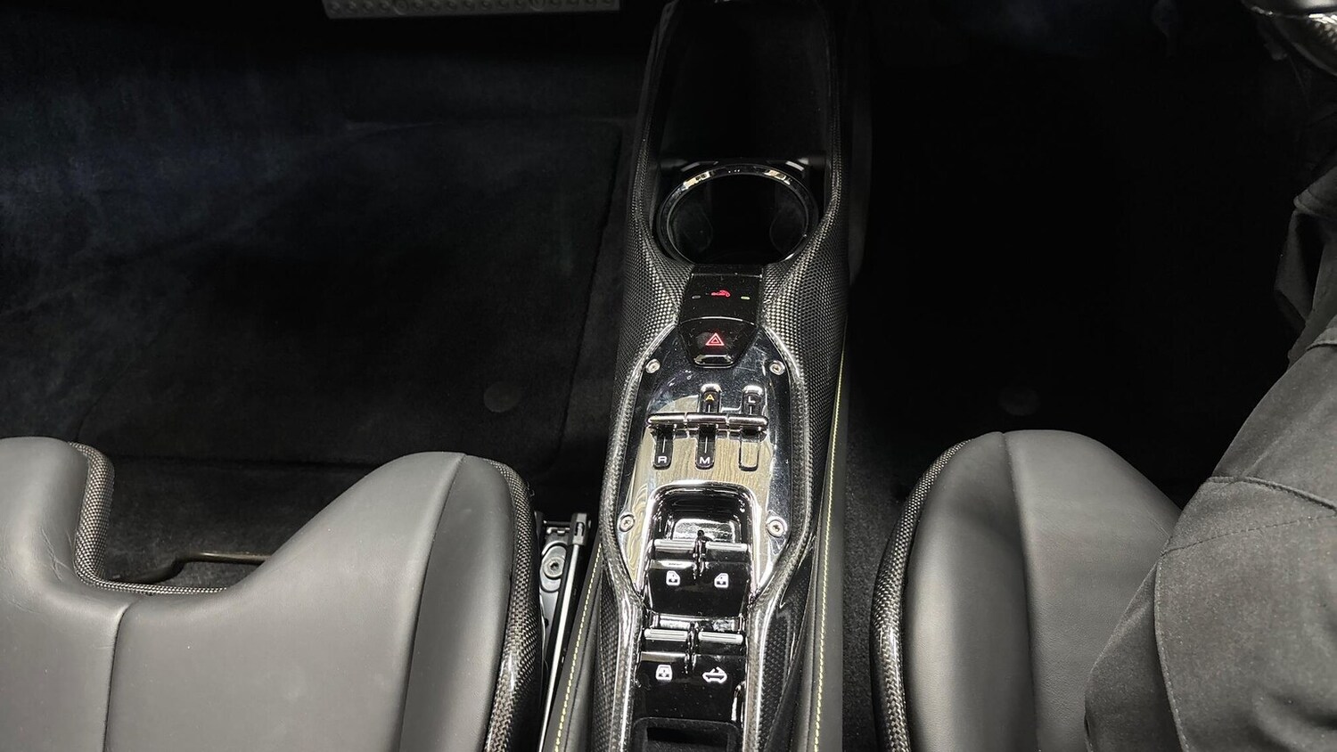 Used Ferrari SF90 Spider 2023 for sale - 76076410: Photo 29