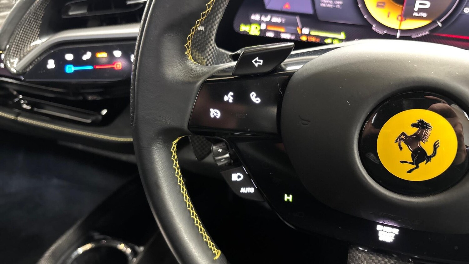 Used Ferrari SF90 Spider 2023 for sale - 76076410: Photo 30