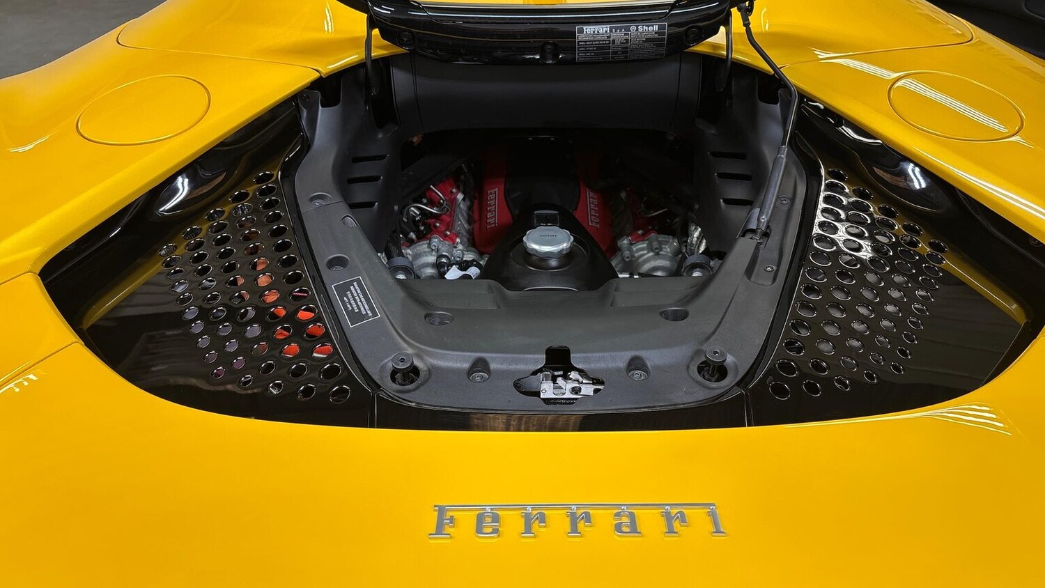 Used Ferrari SF90 Spider 2023 for sale - 76076410: Photo 39