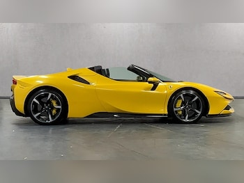 Used Ferrari SF90 Spider 2023 for sale - 76076410: Photo