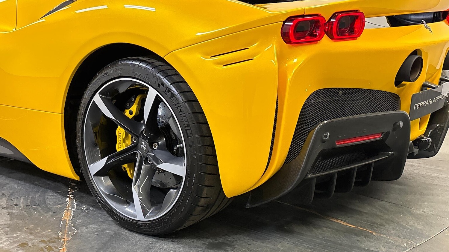 Used Ferrari SF90 Spider 2023 for sale - 76076410: Photo 40