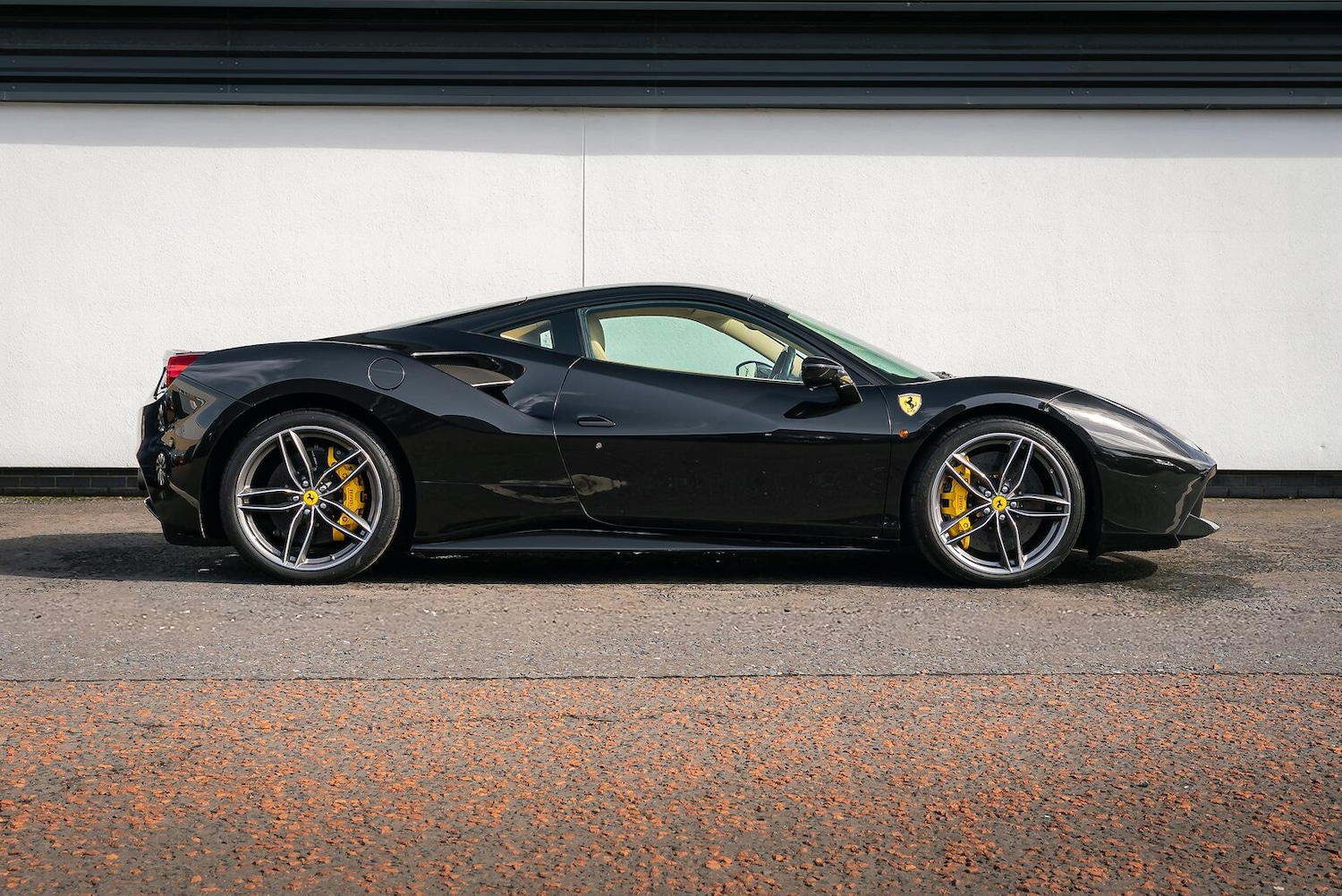Used Ferrari 488 2016 for sale - 78198138: Photo 2