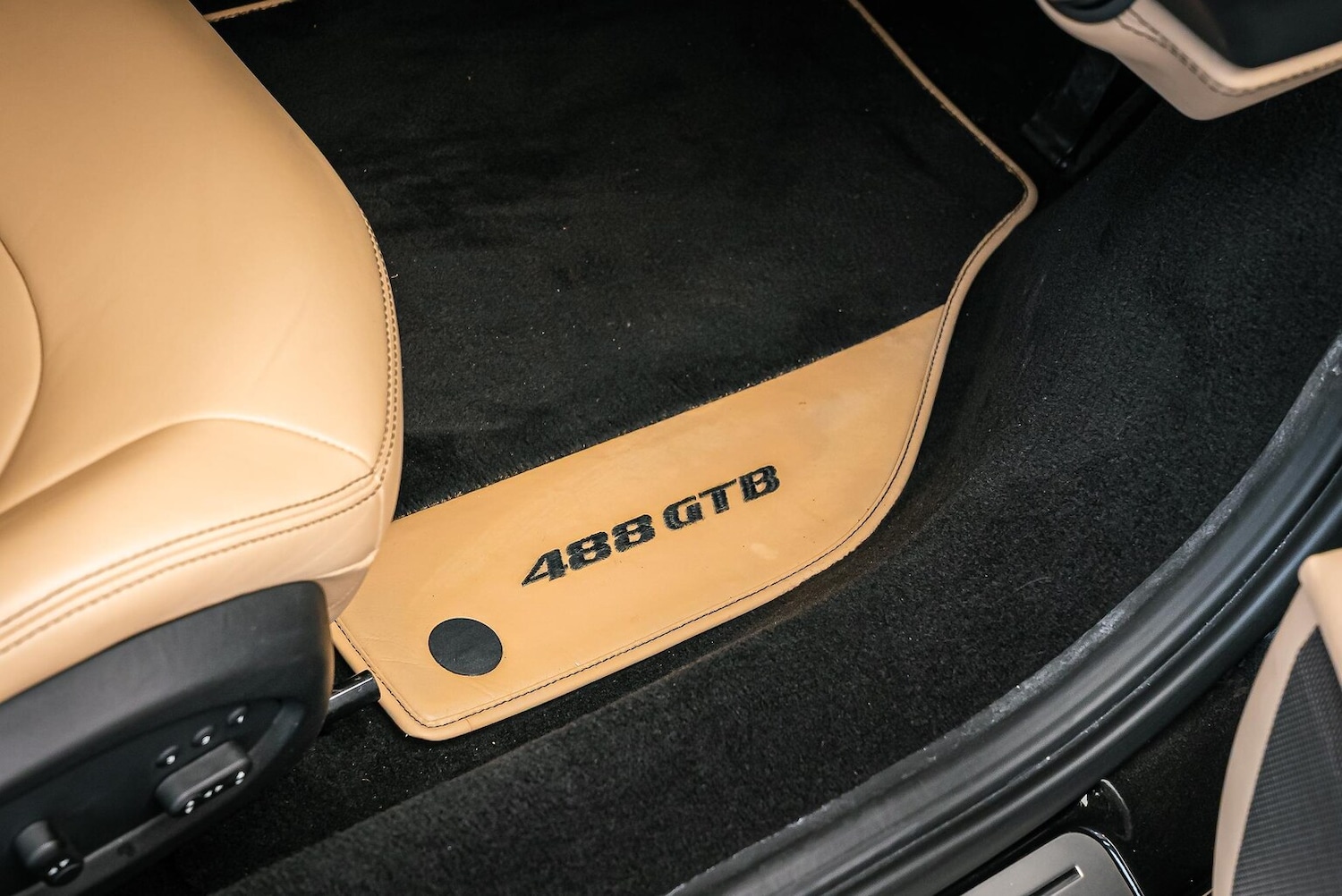 Used Ferrari 488 2016 for sale - 78198138: Photo 27