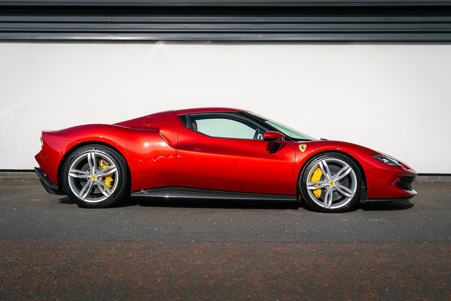 Used Ferrari 296 GTB 2024 for sale - 78193280: Photo 2