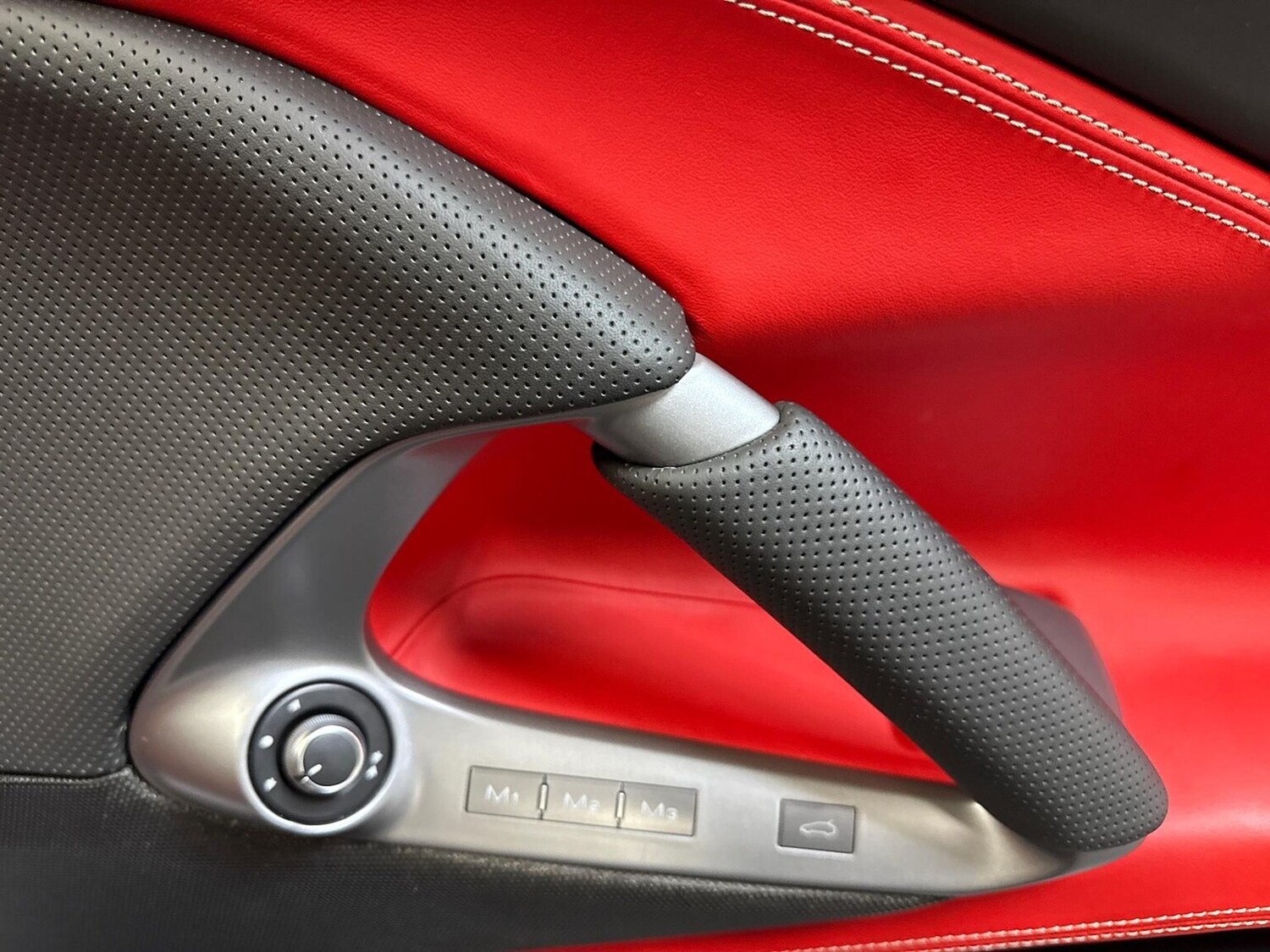 Used Ferrari 812 Superfast 2019 for sale - 76613626: Photo 39