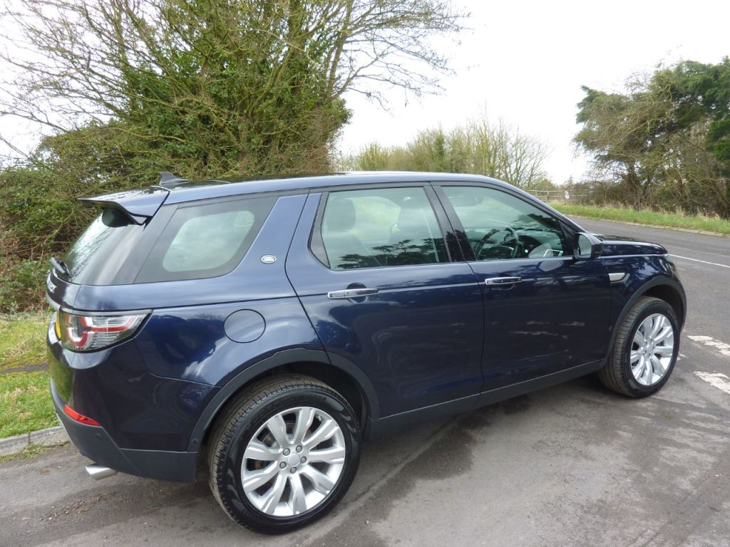 Used Land Rover Discovery Sport 2015 for sale - 76285242: Photo 10