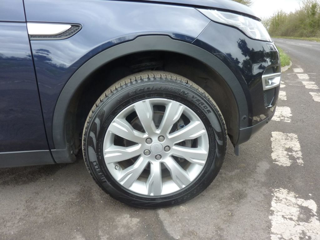 Used Land Rover Discovery Sport 2015 for sale - 76285242: Photo 28