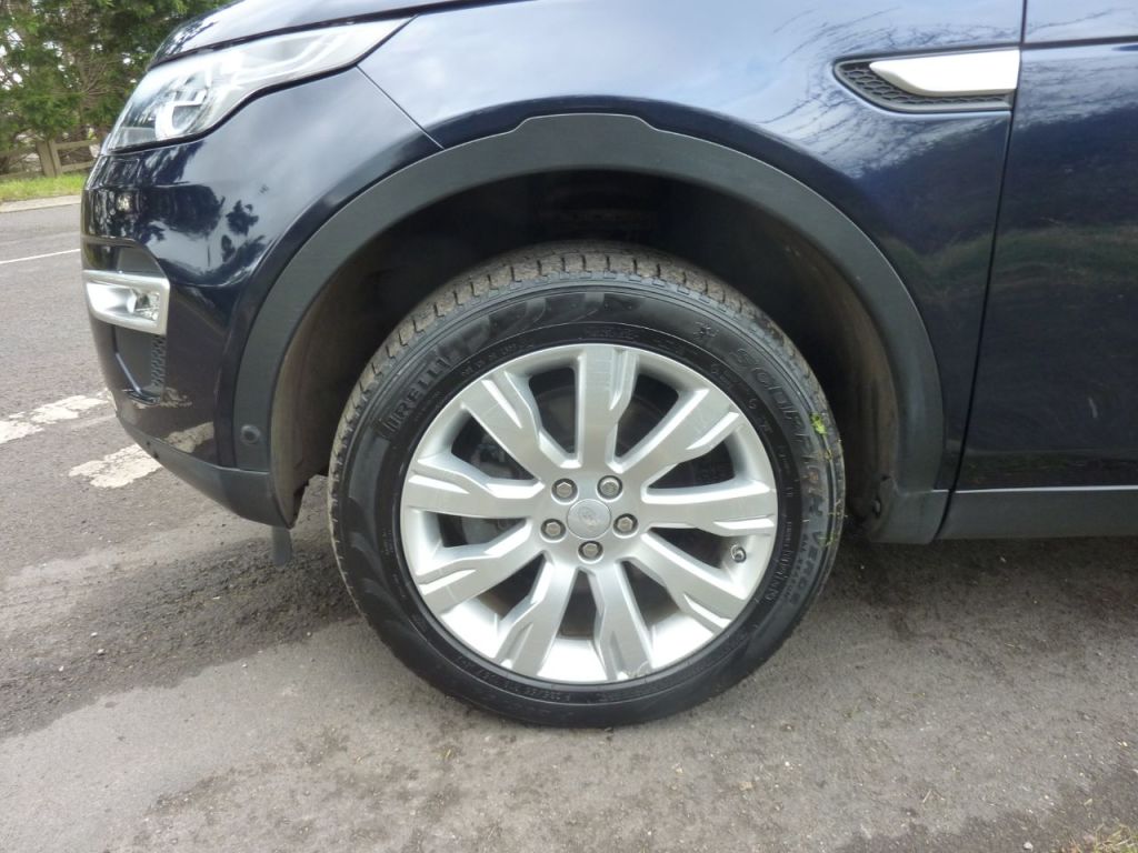 Used Land Rover Discovery Sport 2015 for sale - 76285242: Photo 29