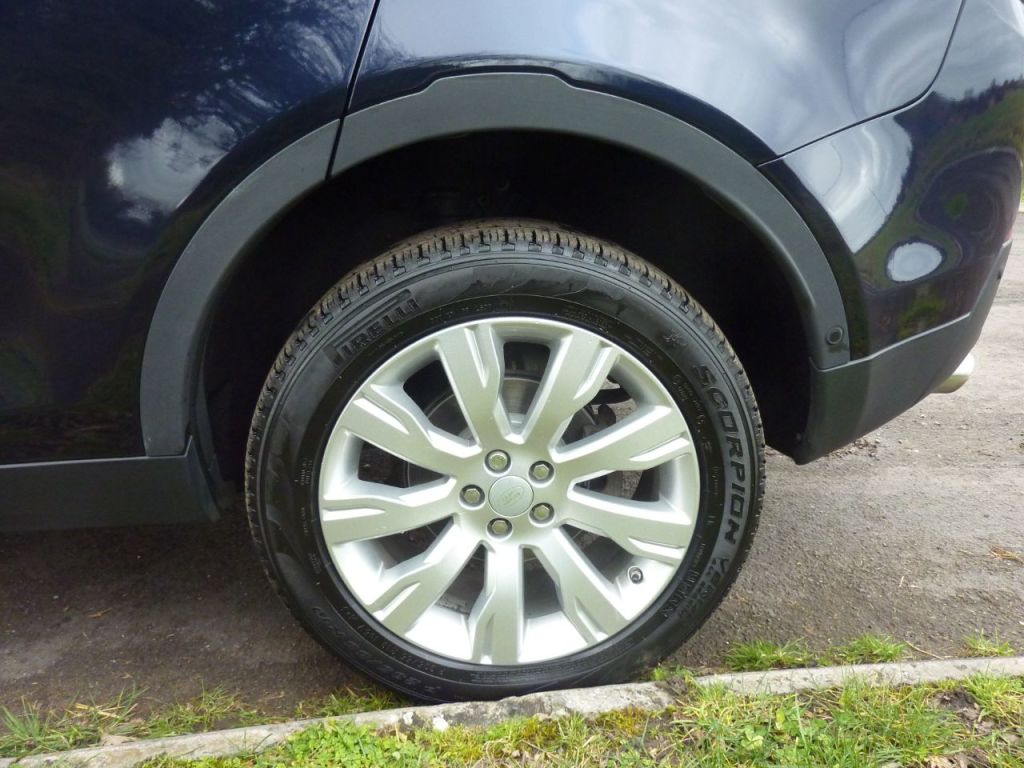 Used Land Rover Discovery Sport 2015 for sale - 76285242: Photo 30