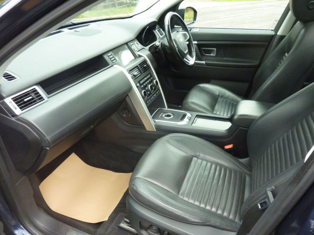 Used Land Rover Discovery Sport 2015 for sale - 76285242: Photo 32