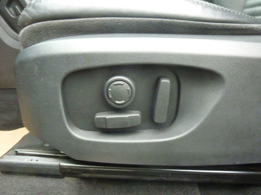 Used Land Rover Discovery Sport 2015 for sale - 76285242: Photo 36