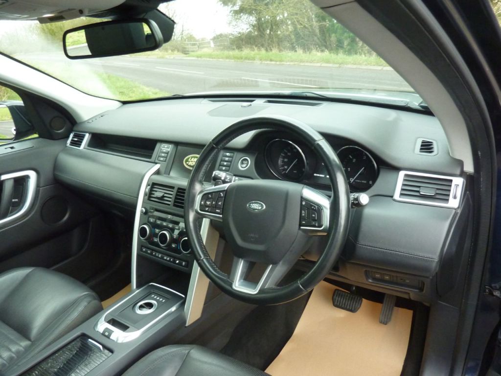 Used Land Rover Discovery Sport 2015 for sale - 76285242: Photo 4