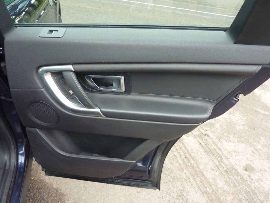 Used Land Rover Discovery Sport 2015 for sale - 76285242: Photo 42