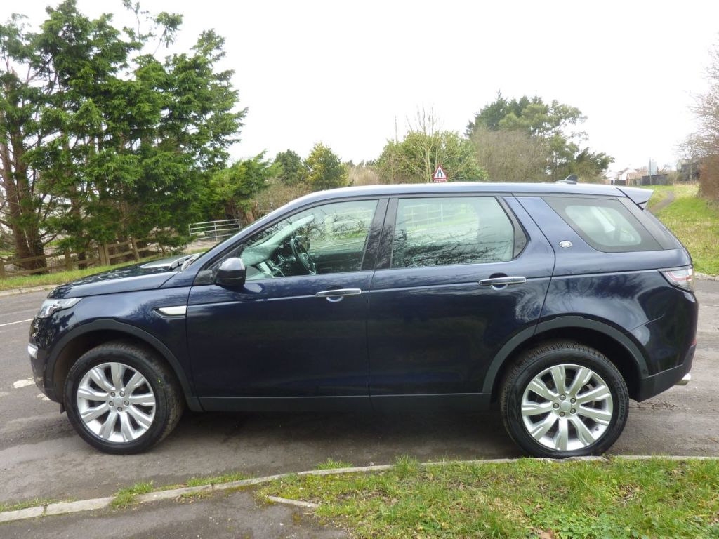 Used Land Rover Discovery Sport 2015 for sale - 76285242: Photo 5