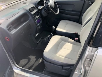 Used Perodua Kenari 2004 for sale - 76285241: Photo