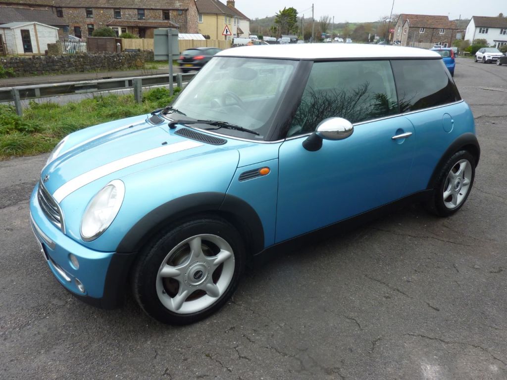 Used MINI Hatch 2004 for sale - 76285244: Photo 2