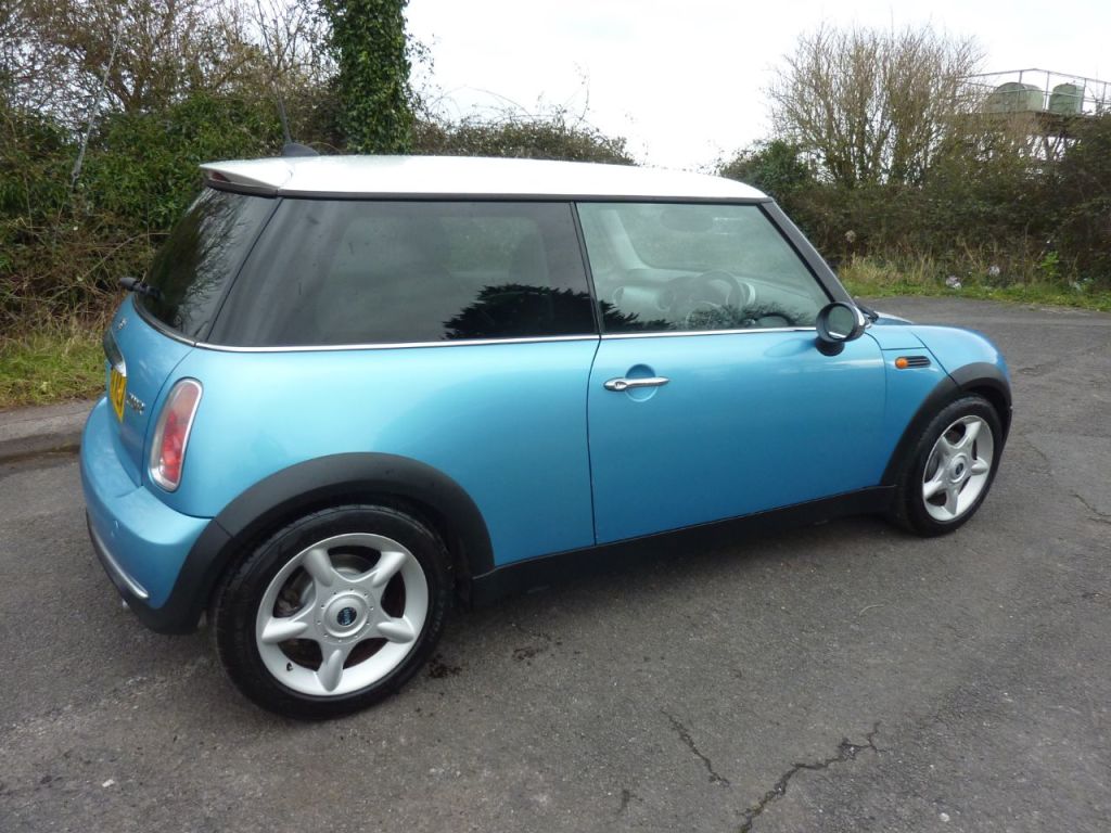 Used MINI Hatch 2004 for sale - 76285244: Photo 5