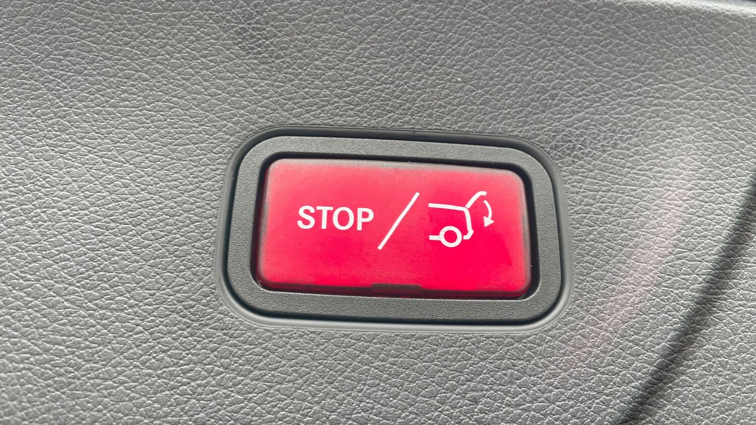 Used Mercedes-Benz GLC 2025 for sale - 77622913: Photo 38