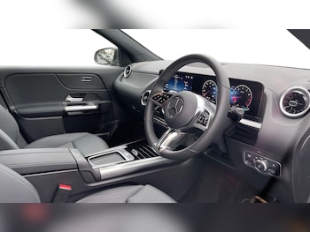 Used Mercedes-Benz GLA 2025 for sale - 76699740: Photo